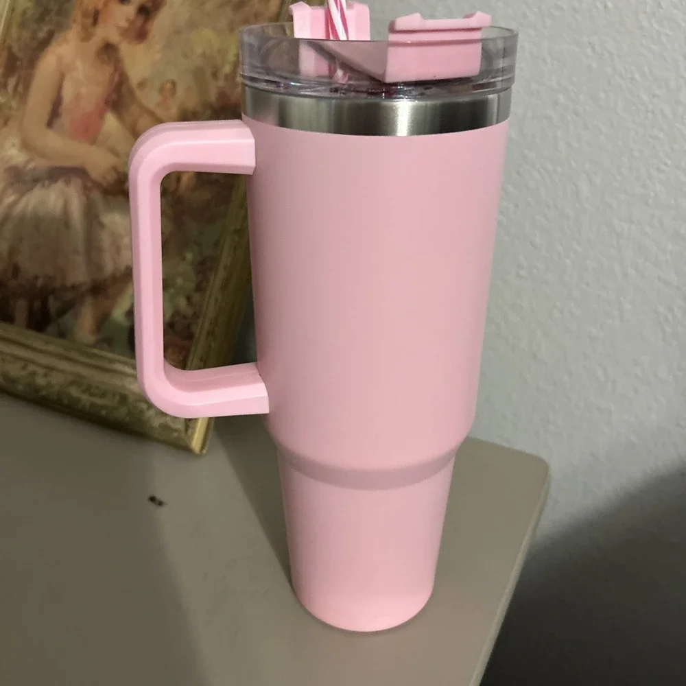 Dolly Parton Rare Pink 40 Oz Christmas tumbler With Peppermint Straw